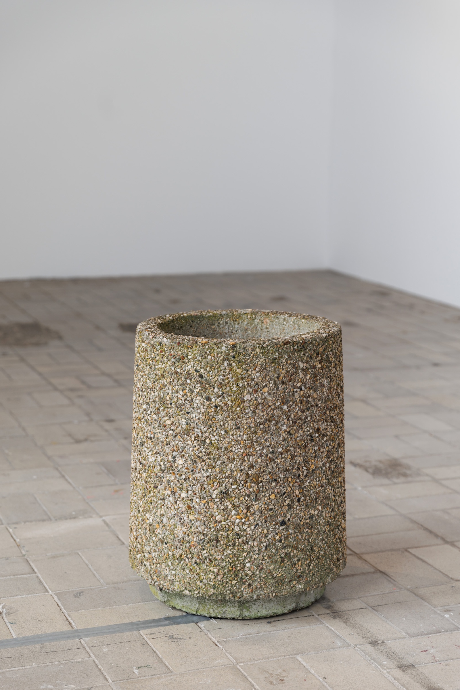 Sung TieuPublic Waste, 2025Public trash bin, sound; 03:38 min 60 x 45 x 45 cm